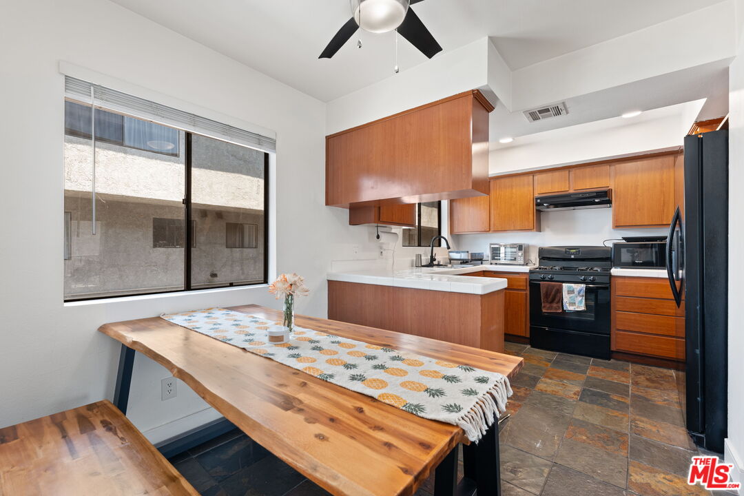 9140 Burnet Ave Unit: 1