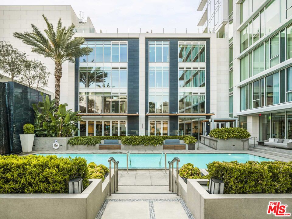 9000 W 3rd St Unit: 105