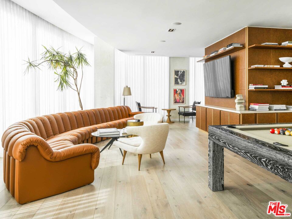 9000 W 3rd St Unit: 105