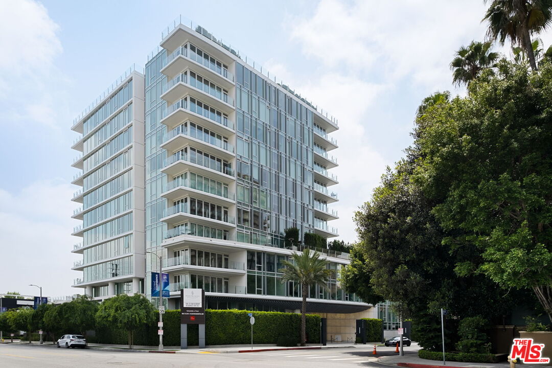 9000 W 3rd St Unit: 105