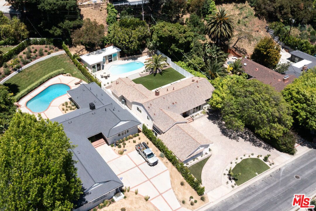 3709 Wrightwood Dr