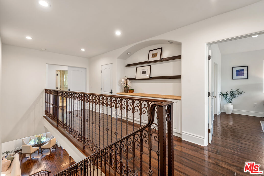 4103 Farmdale Ave
