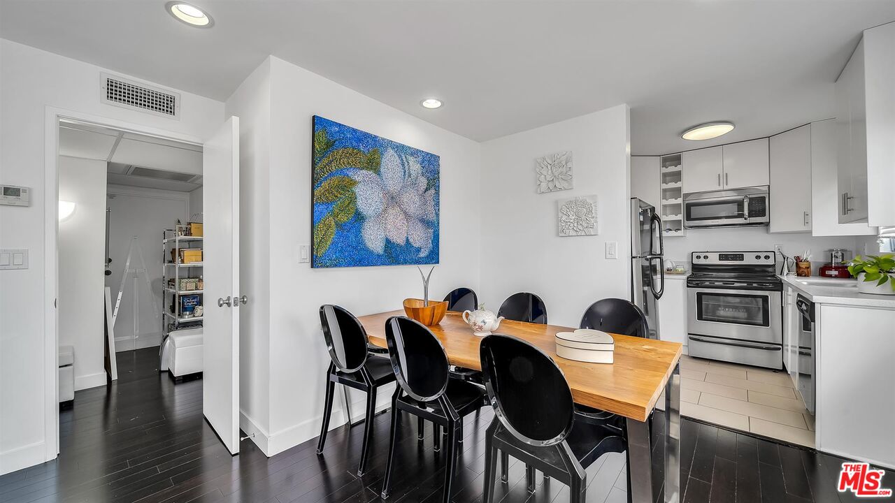 843 4th St Unit: 208