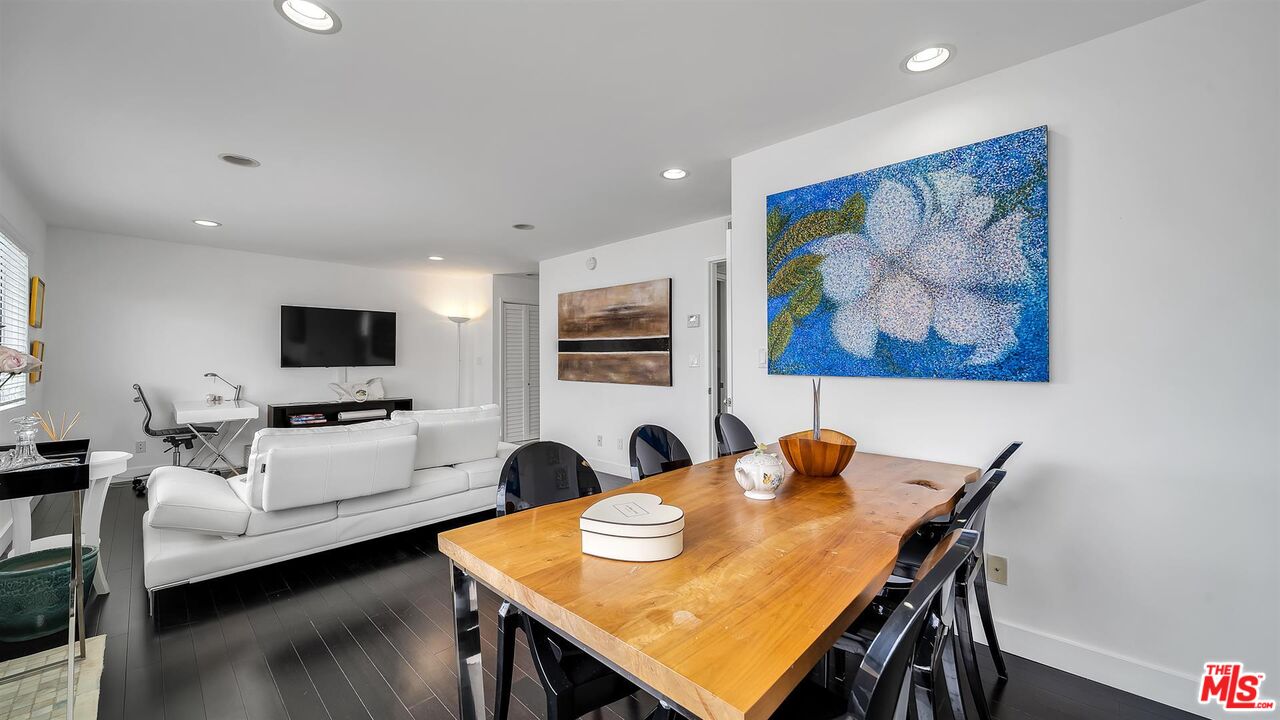 843 4th St Unit: 208