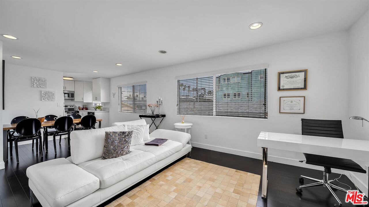 843 4th St Unit: 208