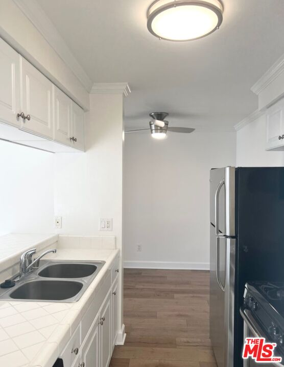 1827 Veteran Ave Unit: 21