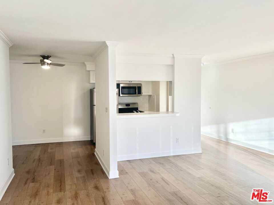 1827 Veteran Ave Unit: 21