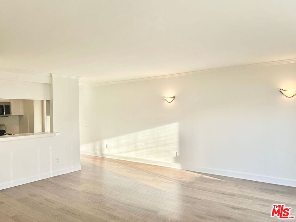 1827 Veteran Ave Unit: 21