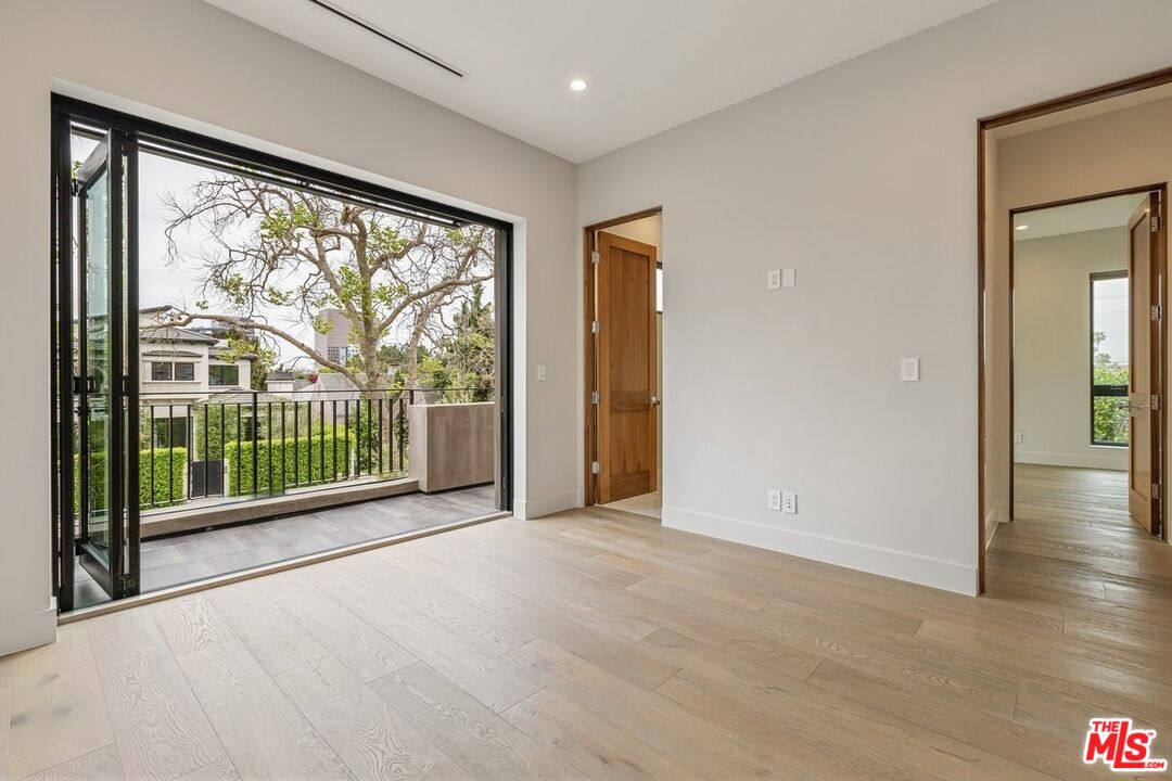 6361 Drexel Ave