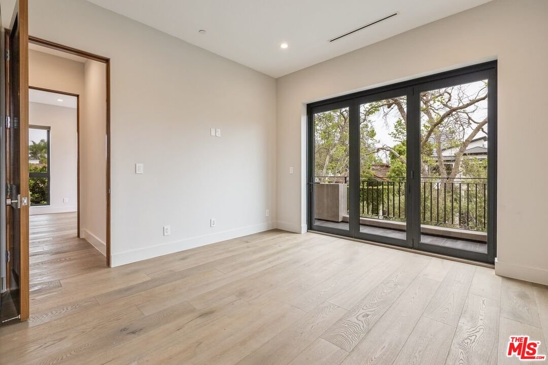 6361 Drexel Ave
