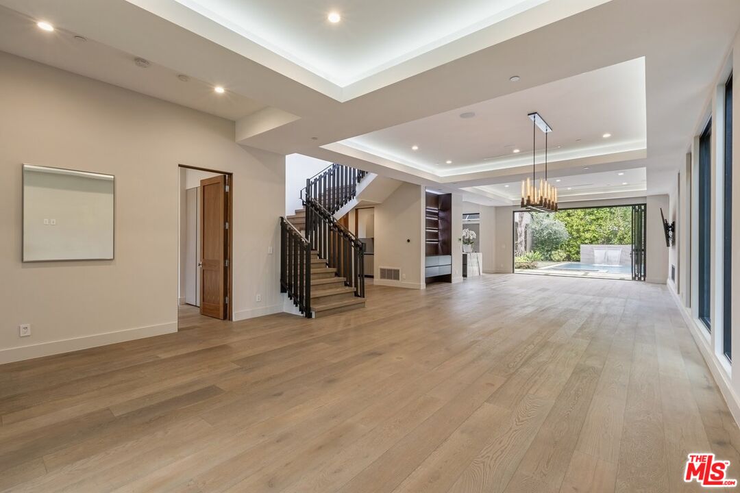 6361 Drexel Ave