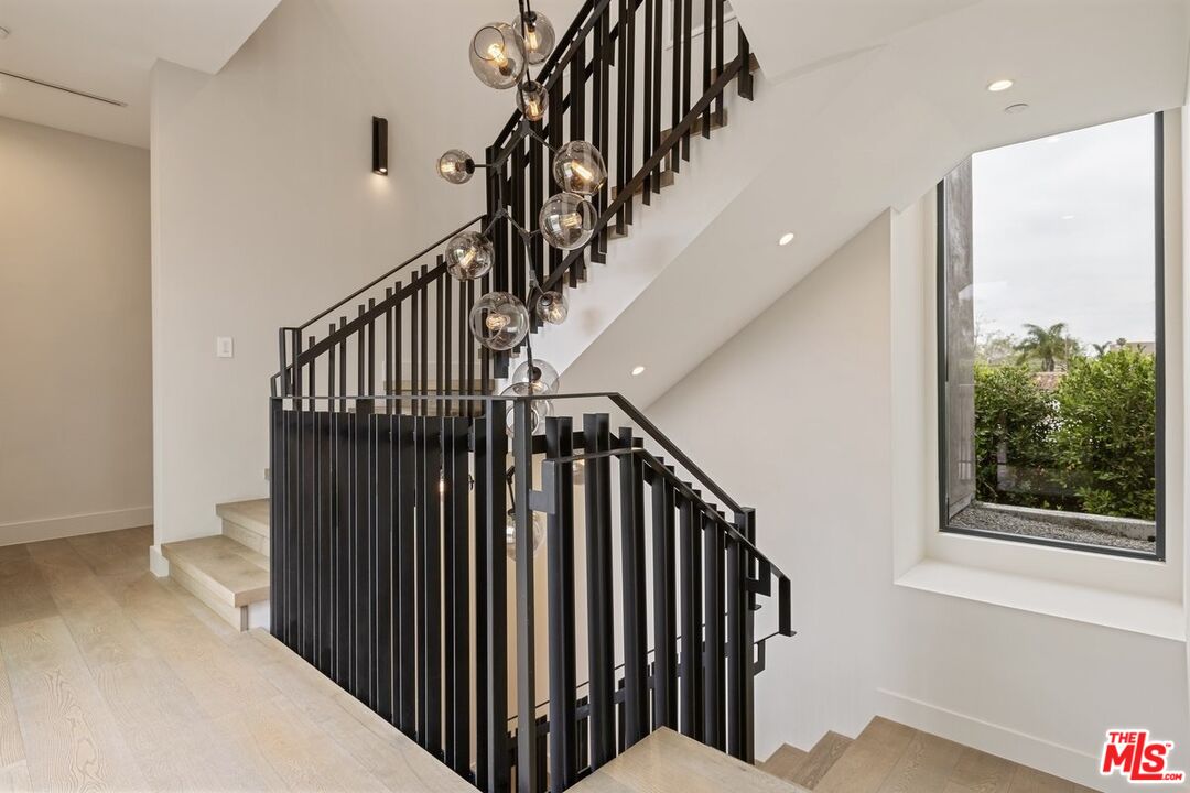 6361 Drexel Ave