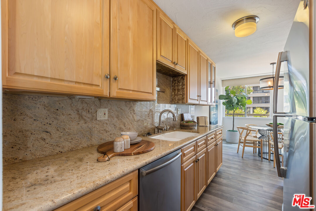 10751 Wilshire Blvd Unit: 702