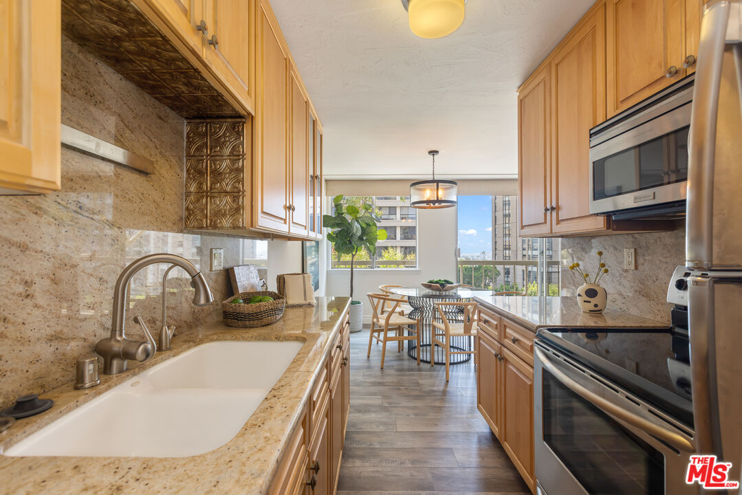 10751 Wilshire Blvd Unit: 702
