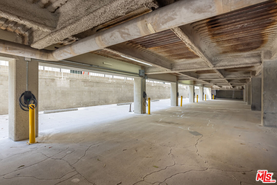 10751 Wilshire Blvd Unit: 702