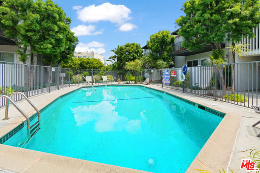 3748 Lockland Dr Unit: B