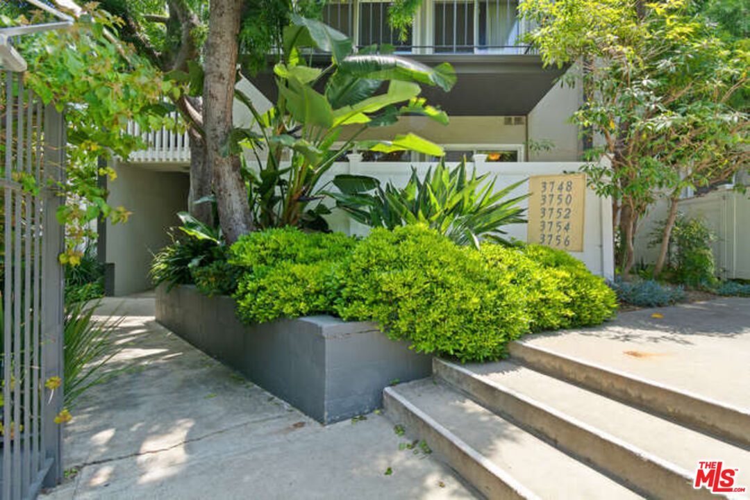 3748 Lockland Dr Unit: B