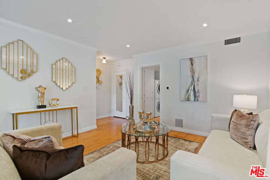 3748 Lockland Dr Unit: B