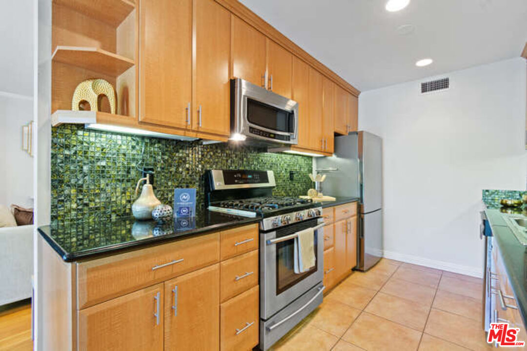 3748 Lockland Dr Unit: B