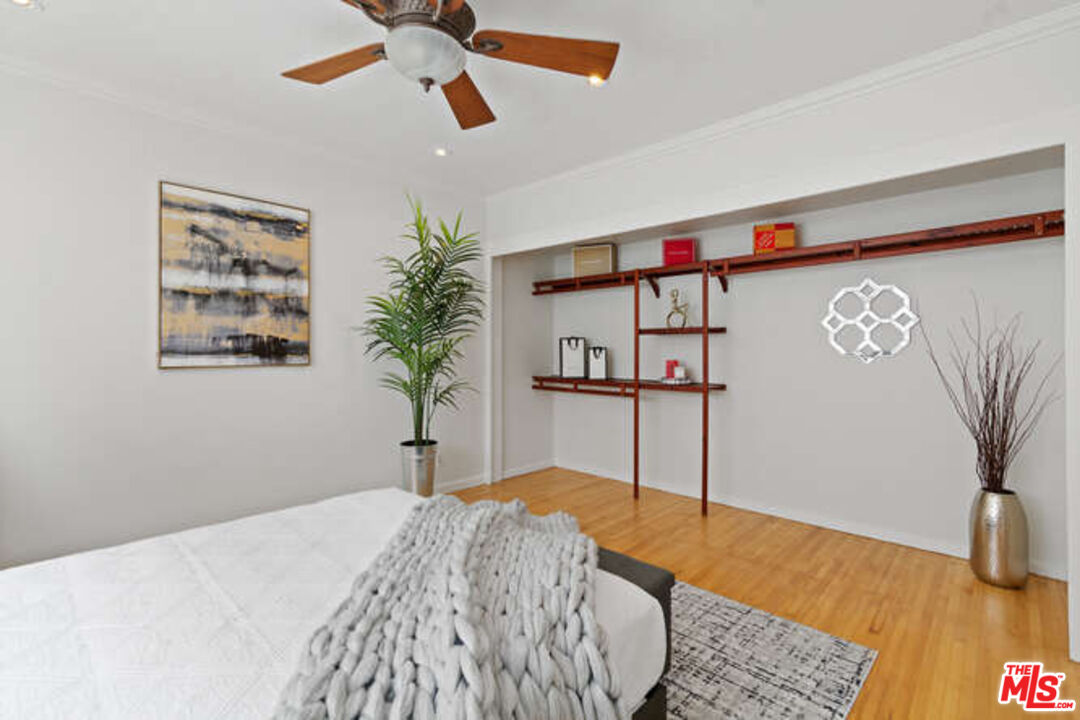 3748 Lockland Dr Unit: B