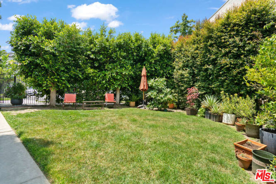 3748 Lockland Dr Unit: B