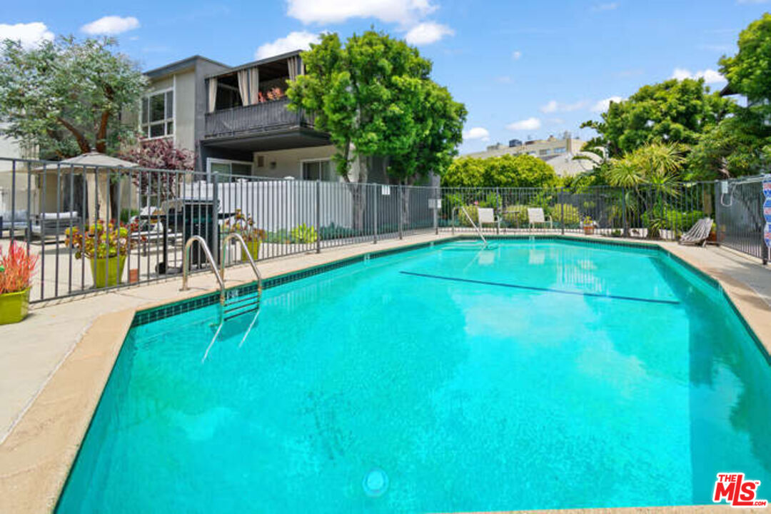 3748 Lockland Dr Unit: B