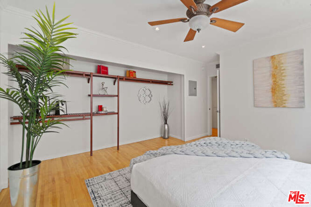 3748 Lockland Dr Unit: B
