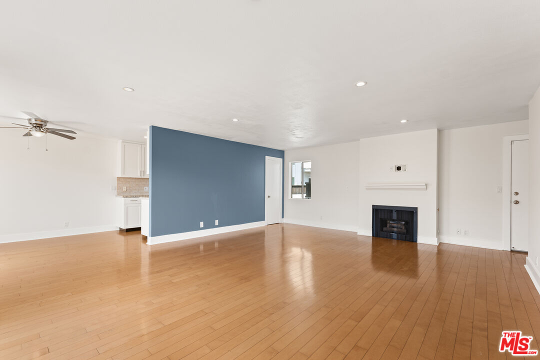 3131 S Canfield Ave Unit: 209