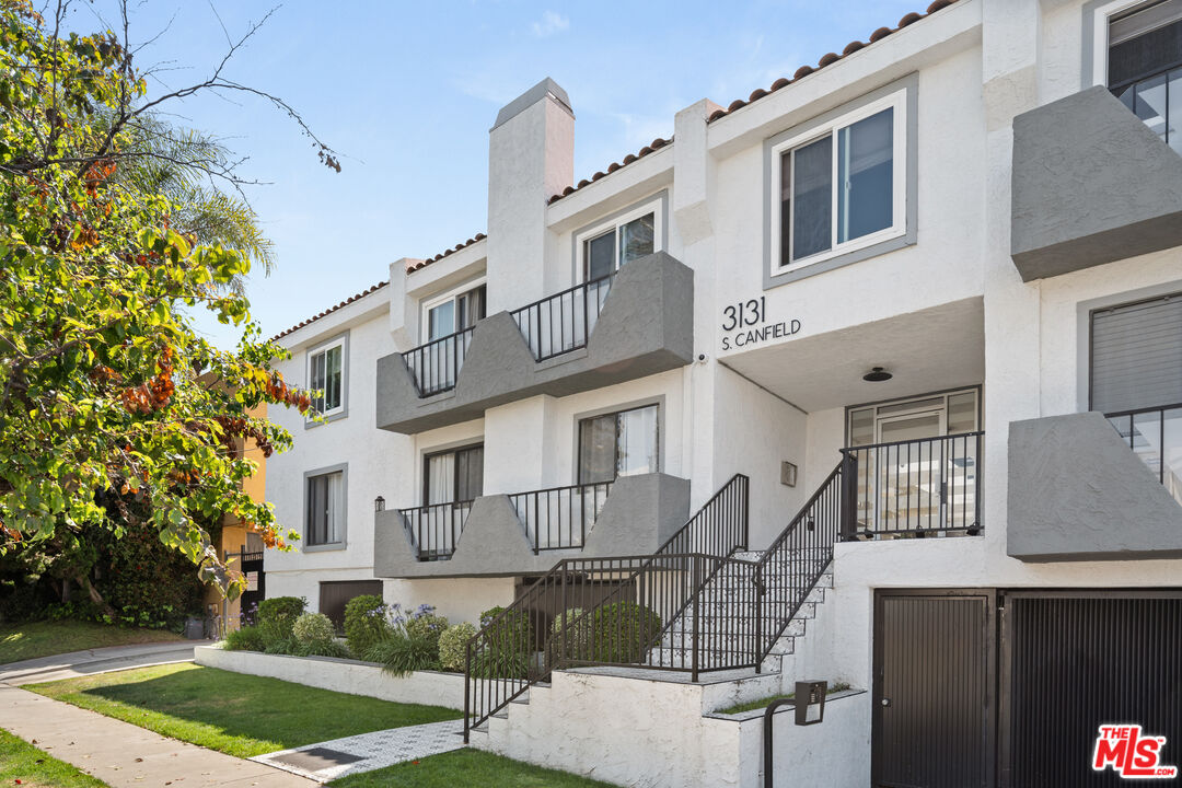 3131 S Canfield Ave Unit: 209