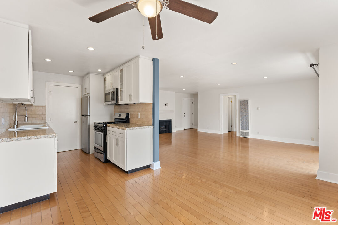 3131 S Canfield Ave Unit: 209
