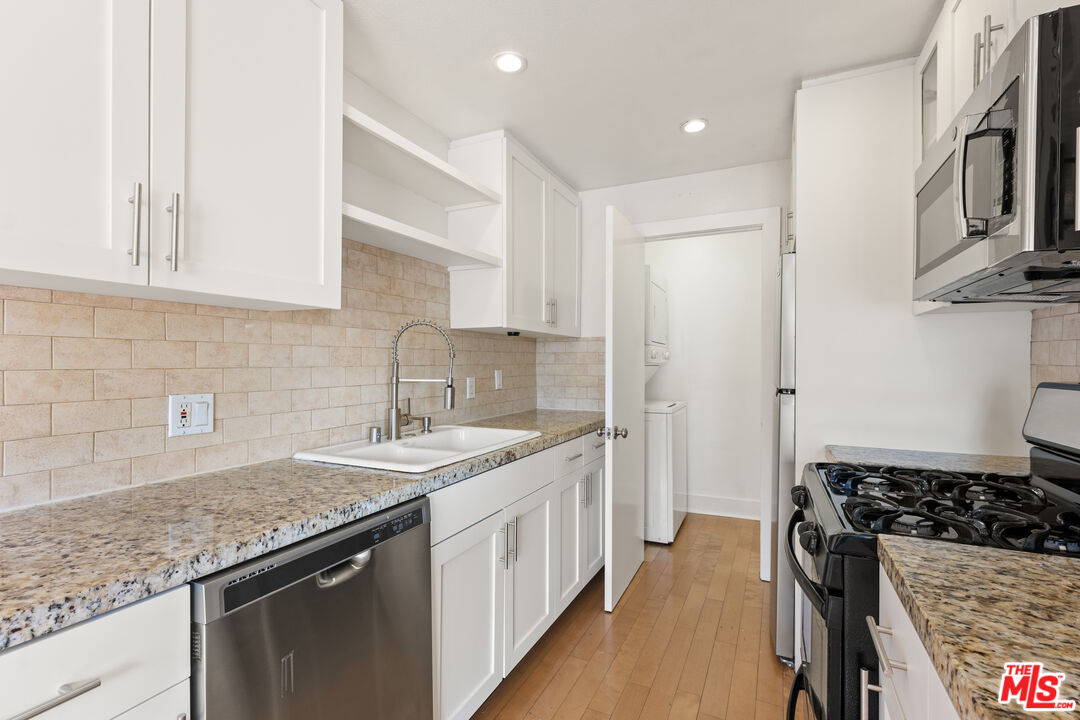 3131 S Canfield Ave Unit: 209