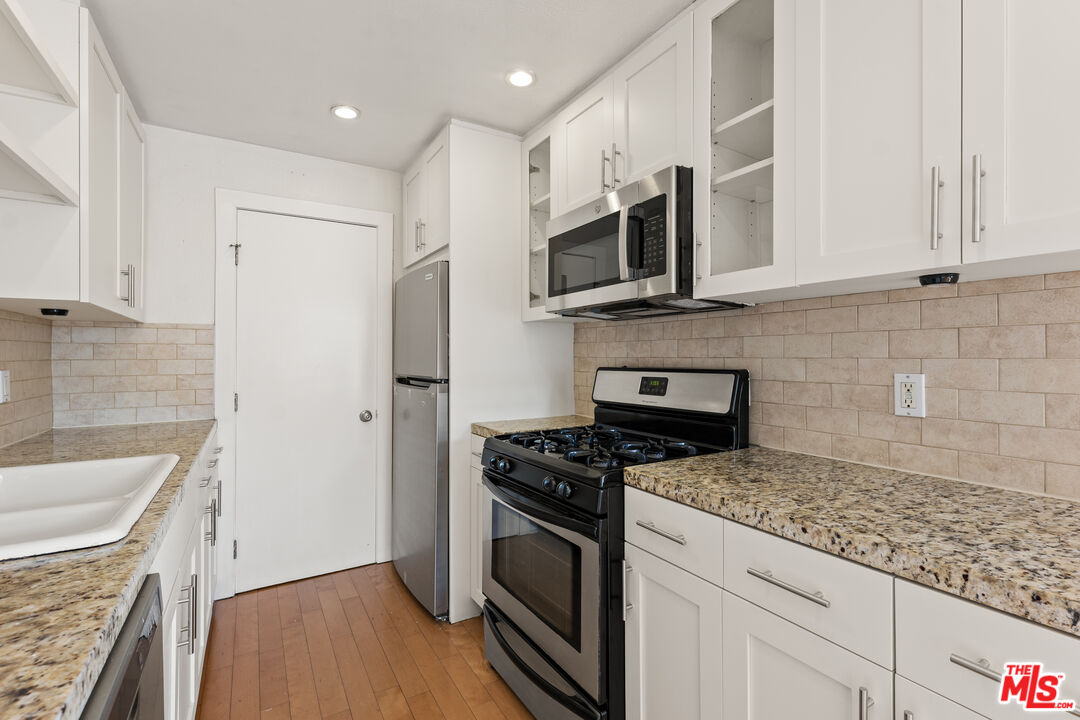 3131 S Canfield Ave Unit: 209
