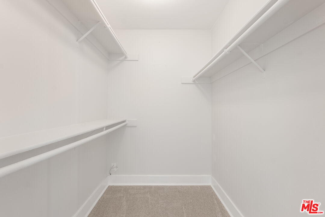 3131 S Canfield Ave Unit: 209