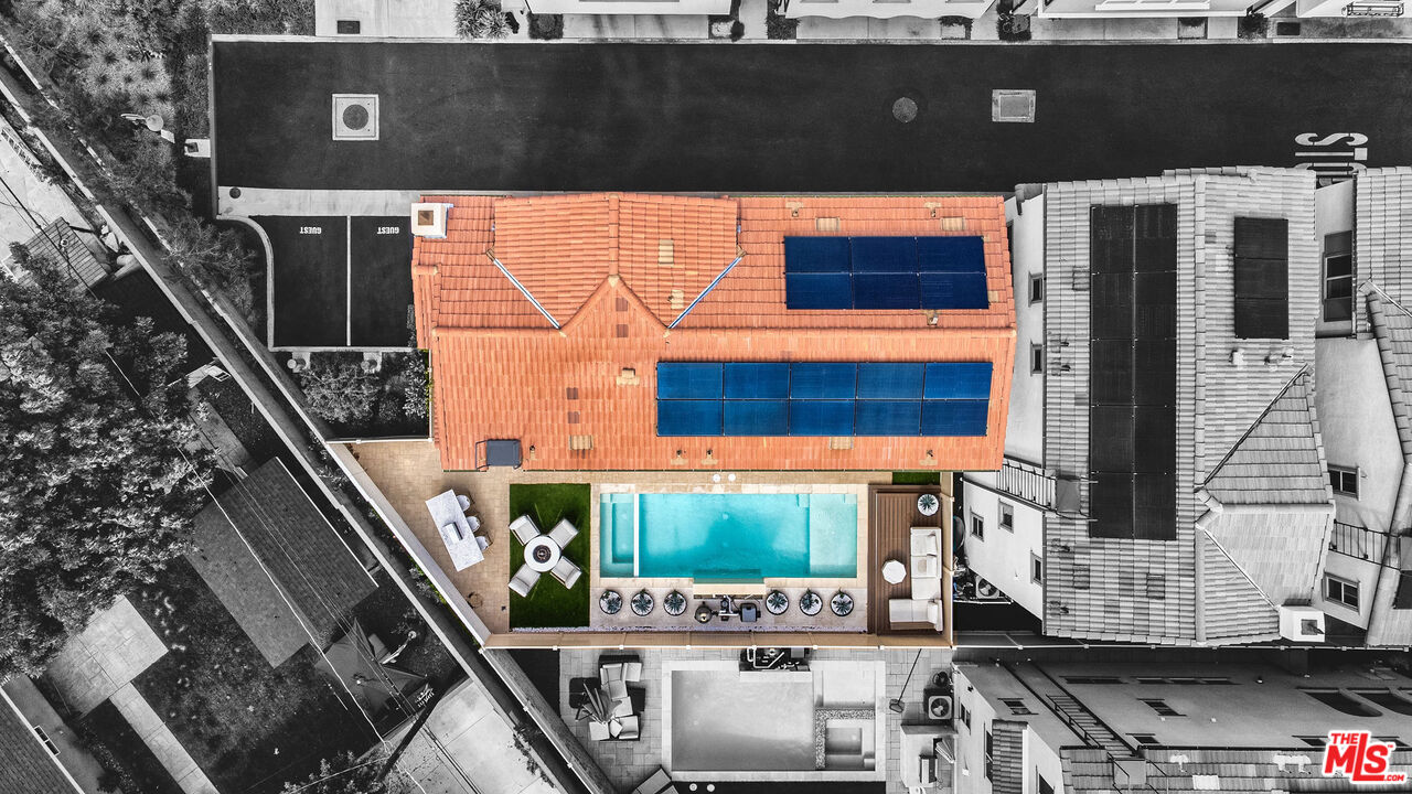 11261 N Adobe Ln