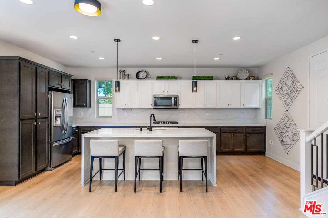 11261 N Adobe Ln