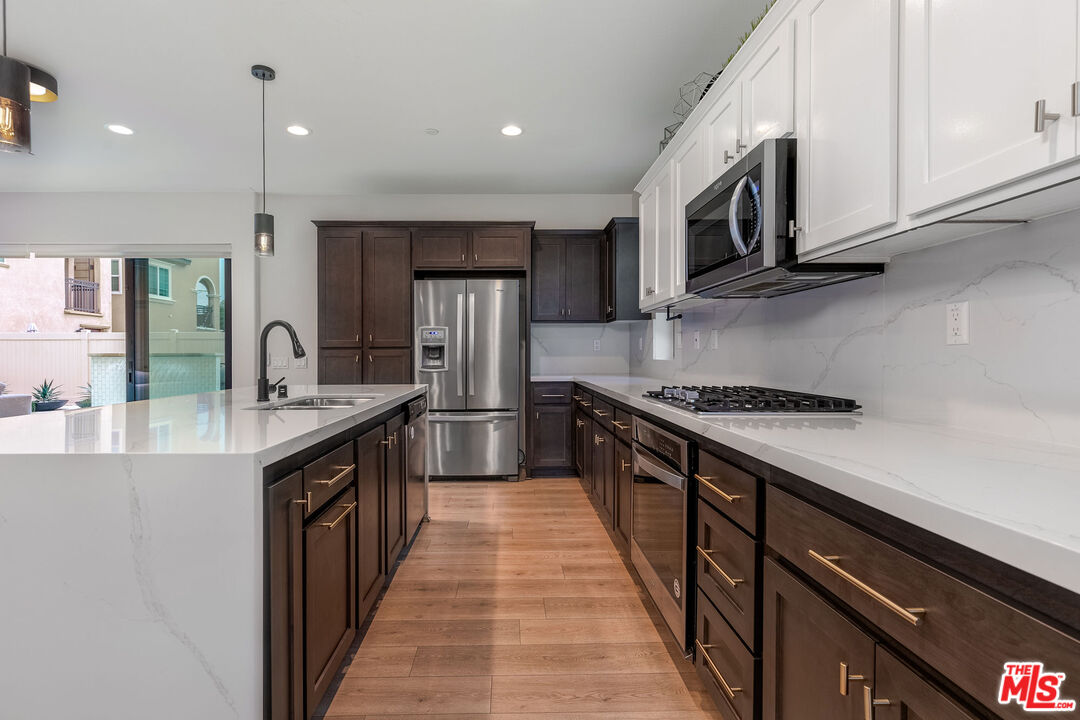 11261 N Adobe Ln