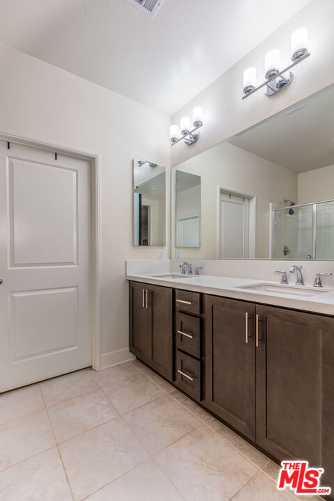 11261 N Adobe Ln