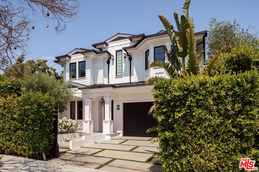 848 N Genesee Ave