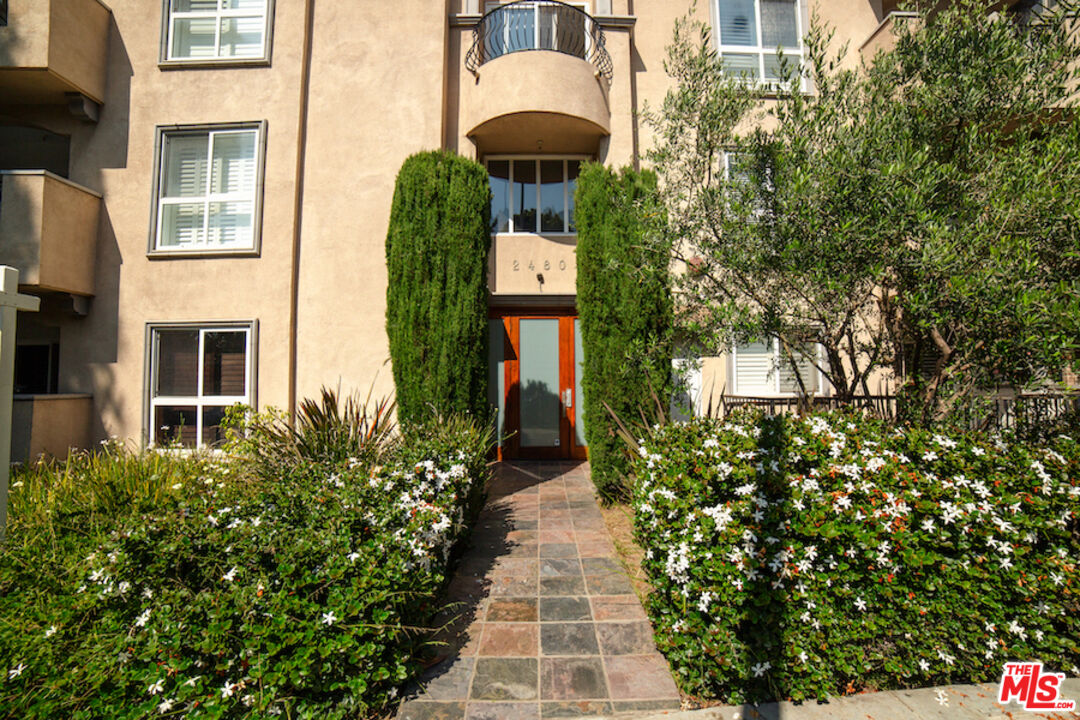 2480 S Centinela Ave Unit: 403