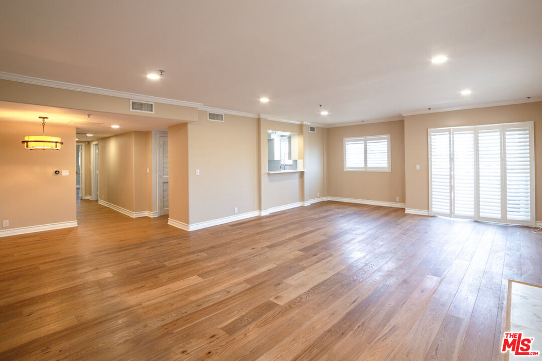 2480 S Centinela Ave Unit: 403
