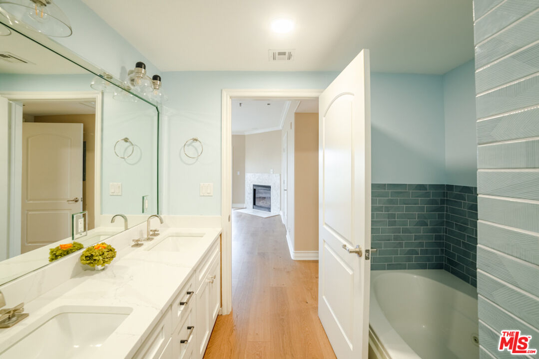 2480 S Centinela Ave Unit: 403