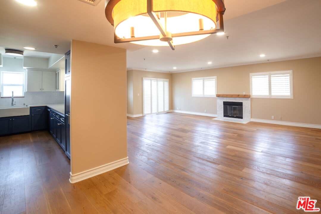 2480 S Centinela Ave Unit: 403