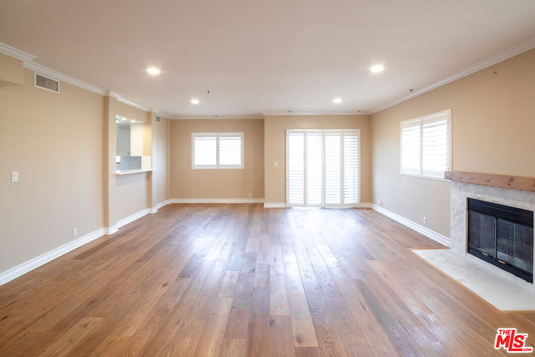 2480 S Centinela Ave Unit: 403