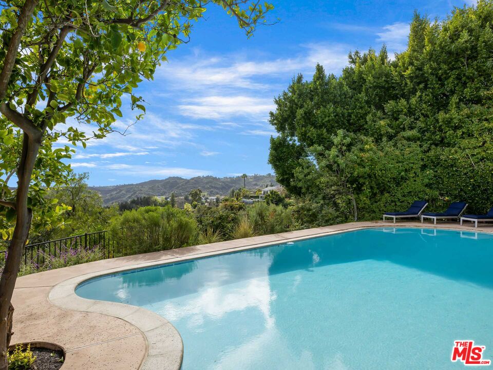 3023 Hutton Dr