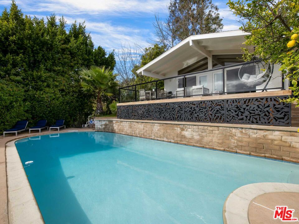 3023 Hutton Dr