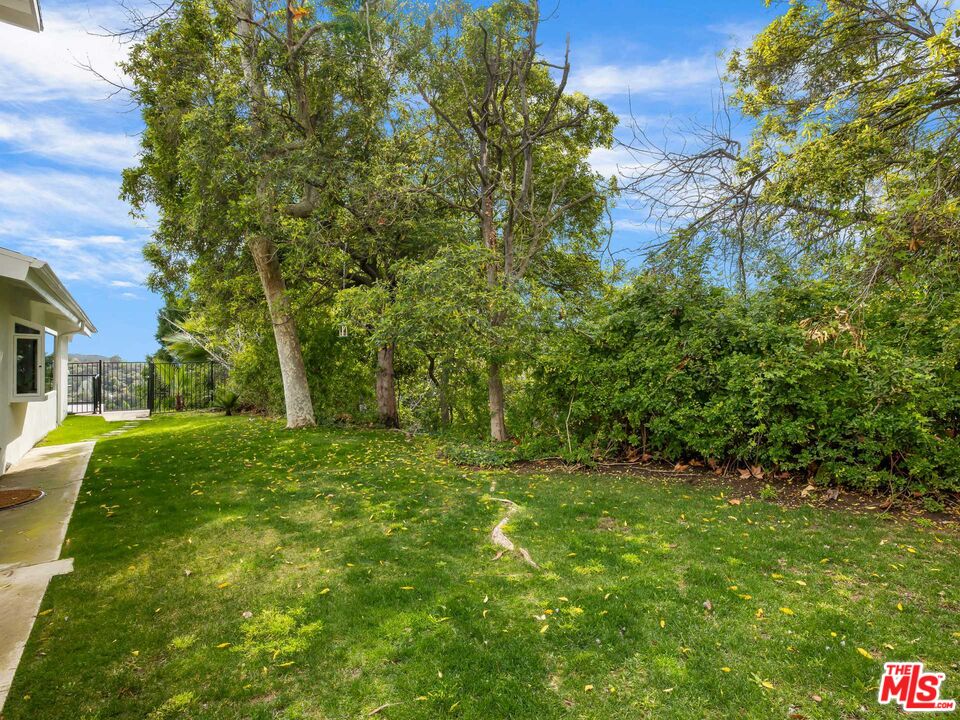 3023 Hutton Dr