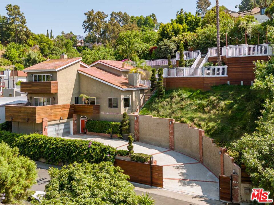 829 Cynthia Ave
