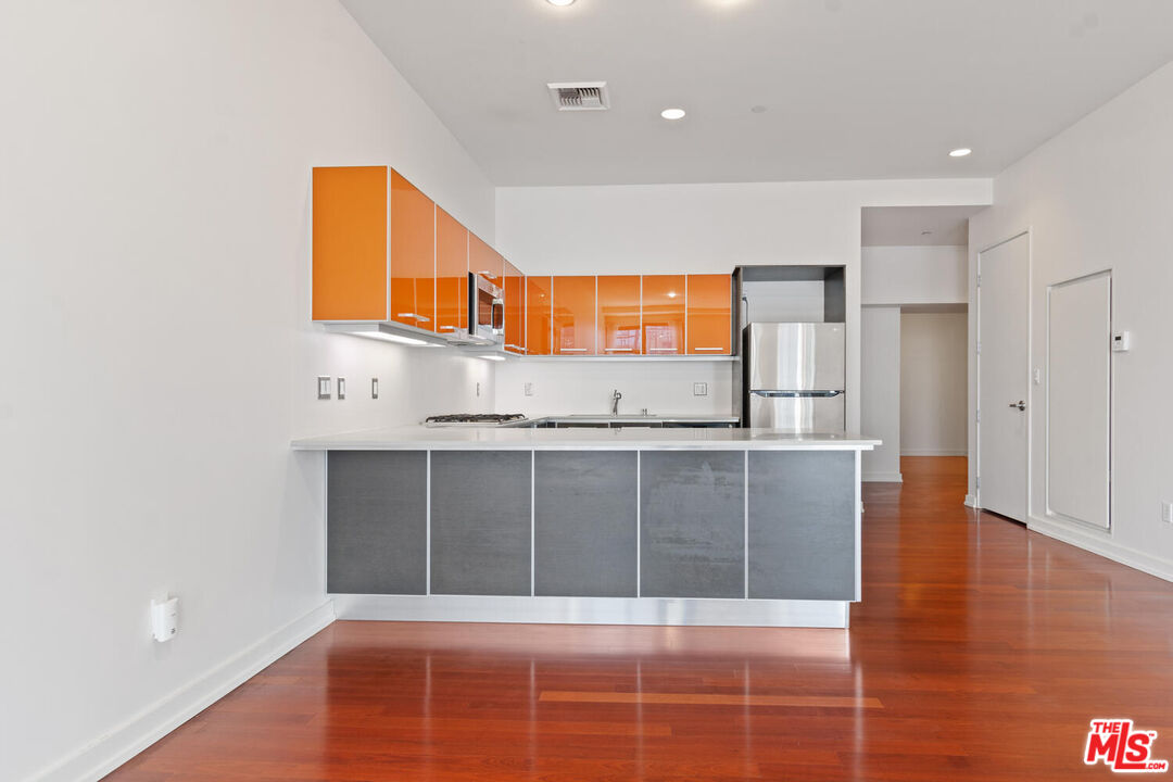 801 S Grand Ave Unit: 2008