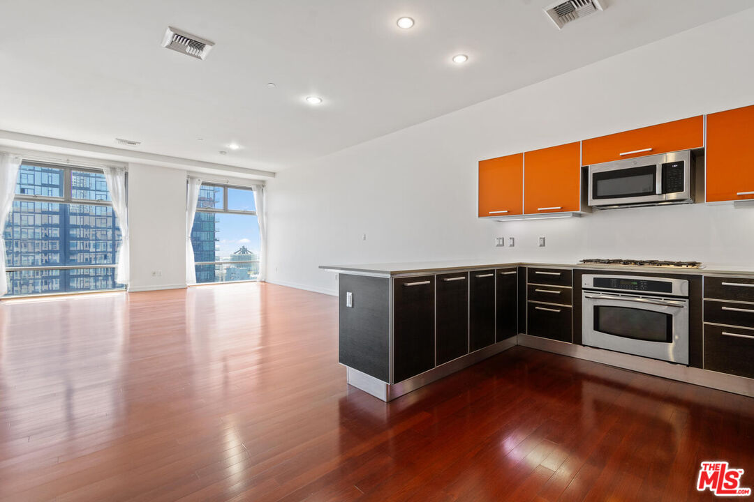 801 S Grand Ave Unit: 2008