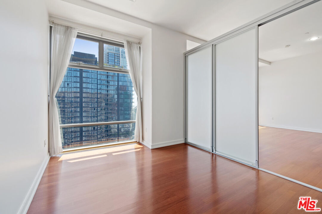 801 S Grand Ave Unit: 2008